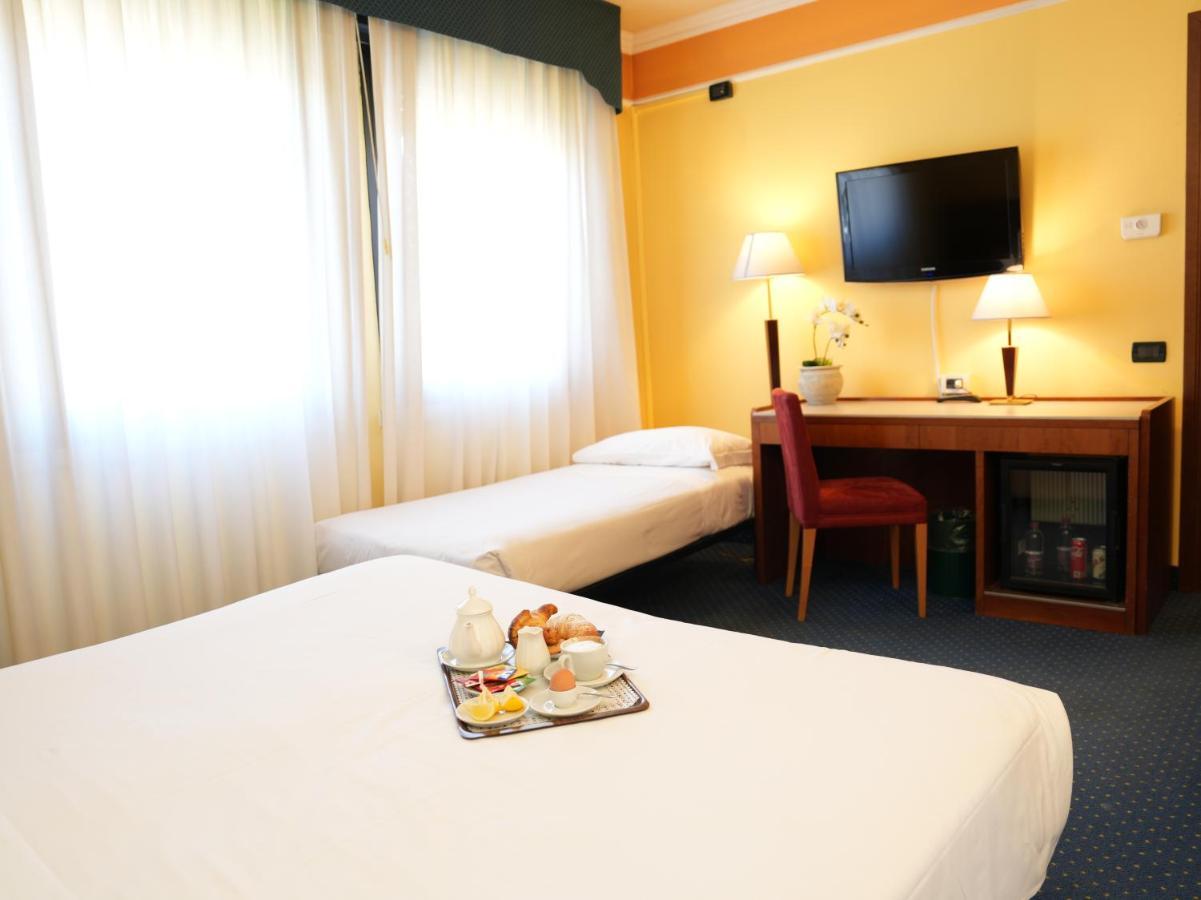 Ih Hotels Padova Admiral ภายนอก รูปภาพ